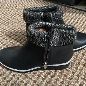 AdrienneVittadini BRAND NEW  booties!